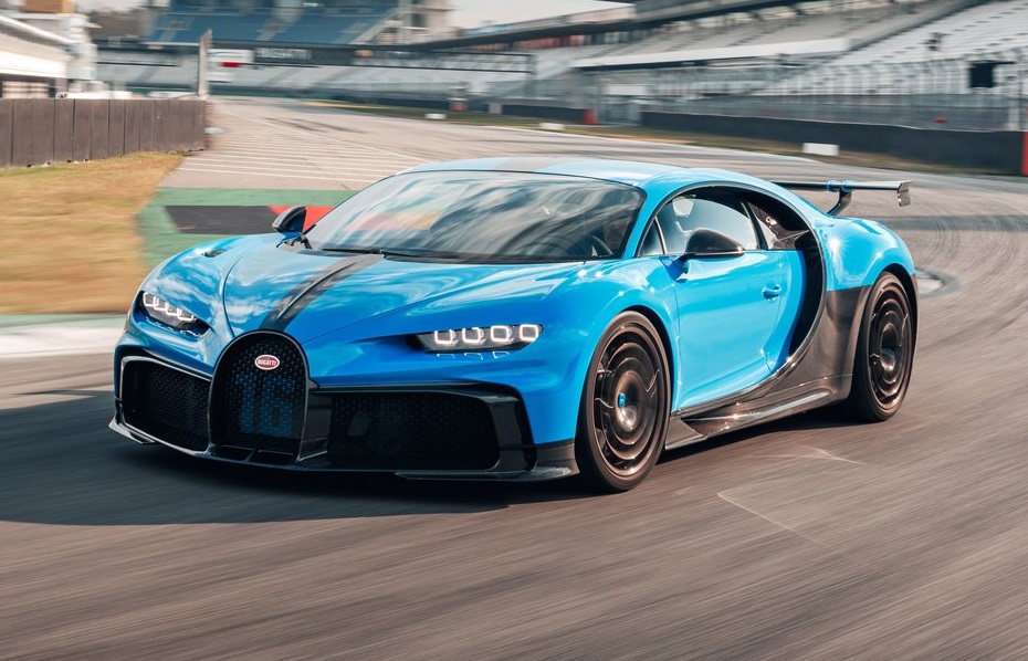 Гиперкары Bugatti Chiron Pur Sport отозвали из-за дефектных шин