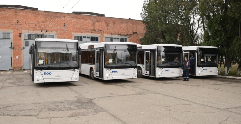Краснодар получил все 12 новых больших автобусов
